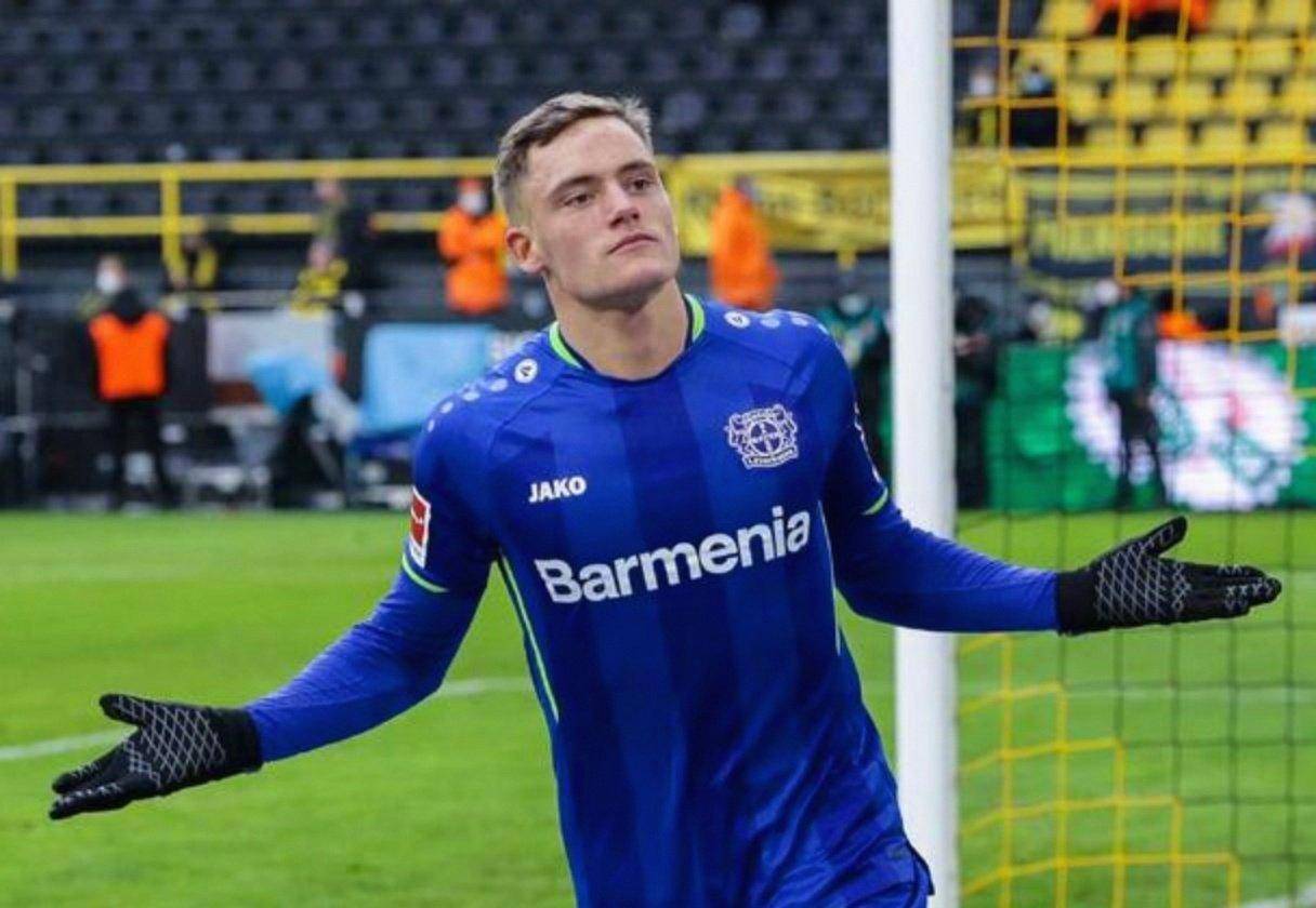 维尔茨重返德甲，身披拜仁战袍引球迷关注，药厂神童八场造七球表现抢眼能否缓解拜仁困境